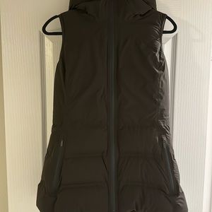 NWOT Lululemon Sleet Street Vest - Dark Olive Size 6
